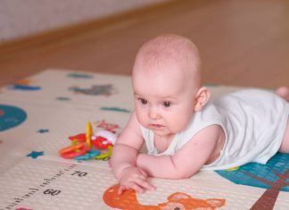 Pourquoi choisir un tapis de motricité libre selon Montessori