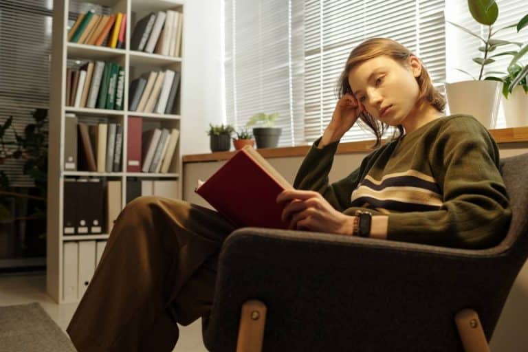 Article: D&rsquo;une étagère ordinaire à une galerie de mondes imaginaires